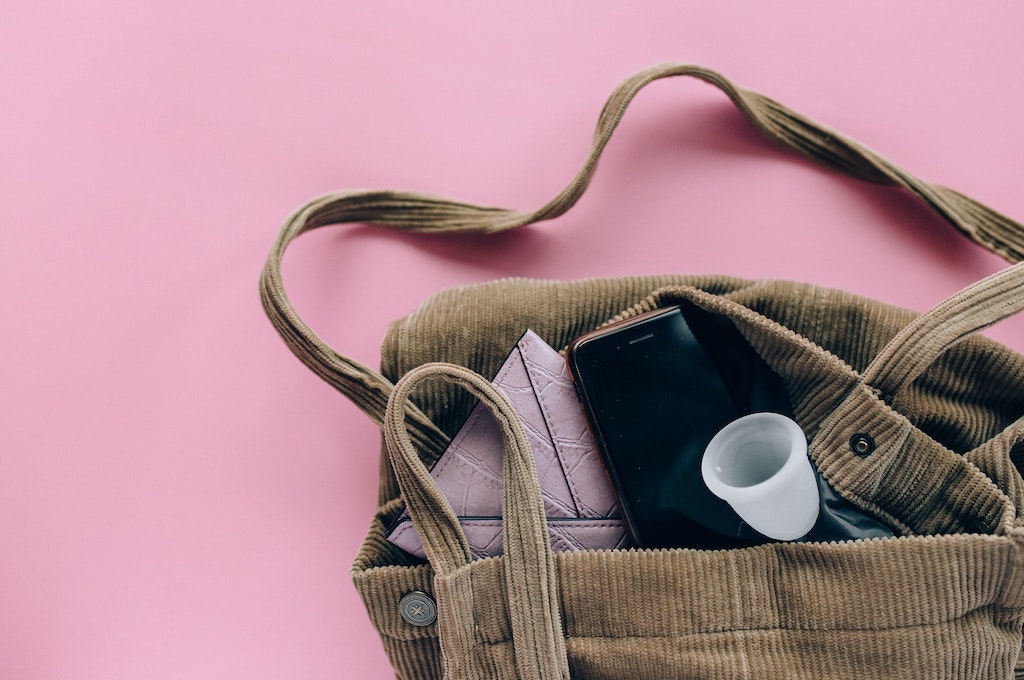 Menstrual Products How To Discreetly Carry Them OOMLA